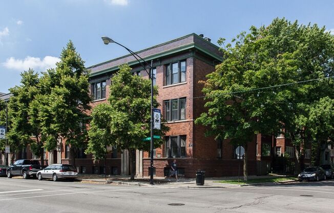 3846-58 N. Southport