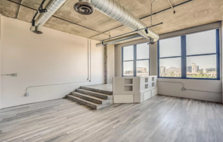 21 E 6 ST