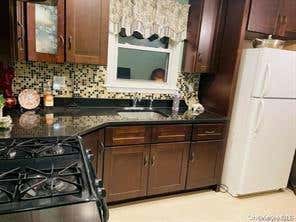 2 beds, 1 bath, 800 sqft, $2,500, Unit 2