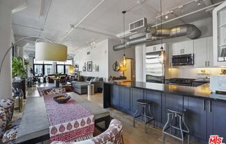 330 W 11th ST