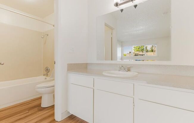 1 bed, 1 bath, 540 sqft, $1,300, Unit 19
