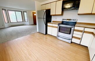 2 beds, 1 bath, $1,550, Unit A