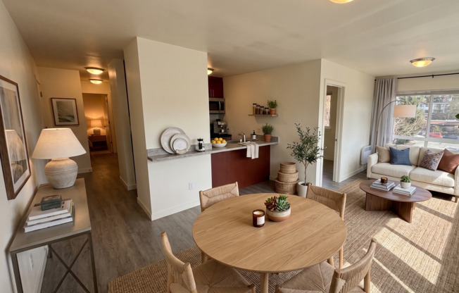 3 beds, 1 bath, $2,895, Unit R-412