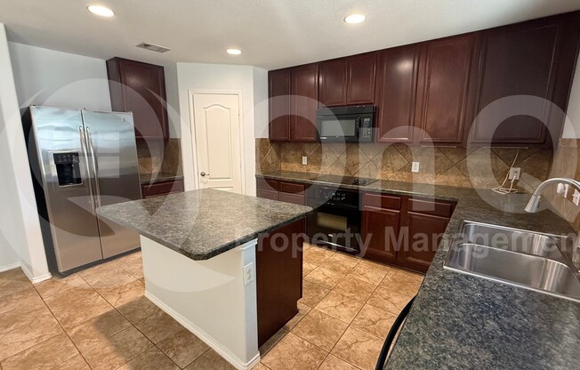 5761 DUNRAVEN TRL