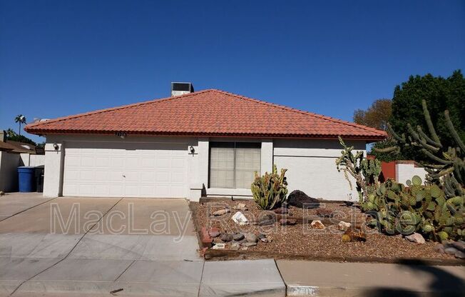 2708 W GILA LN