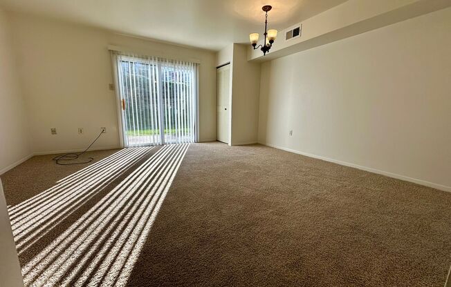 North Hills 3 Bedroom Townhome! In-Unit Washer & Dryer + Equipped Kitchen with Dishwasher! Call Today!