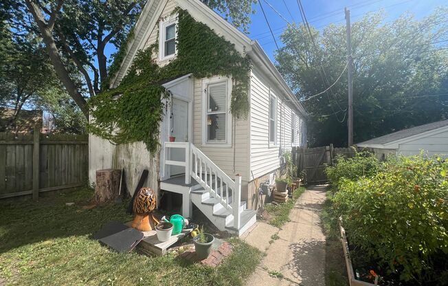2768-70 N. Booth St.
