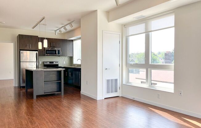1 bed, 1 bath, 746 sqft, $1,695, Unit 306