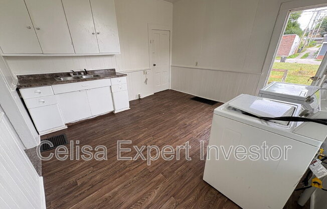 528 5 ST