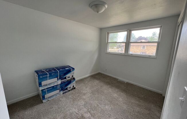 2 beds, 1 bath, $825, Unit Glendale 105 Unit 2