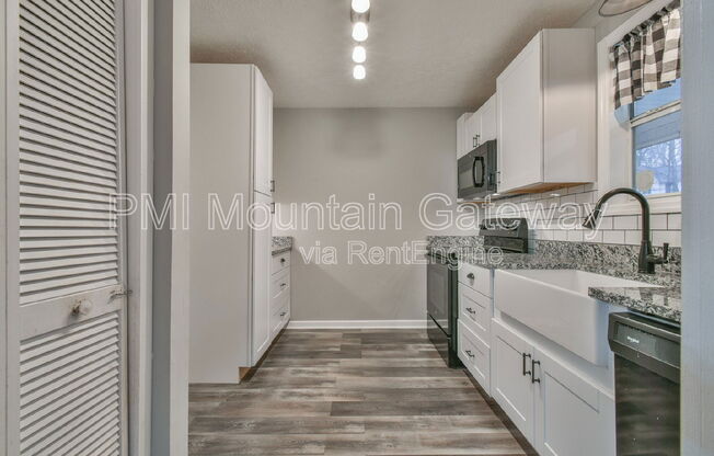 3 beds, 2 baths, 1,248 sqft, $1,750