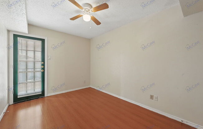 1 bed, 1 bath, 550 sqft, $1,000, Unit 323