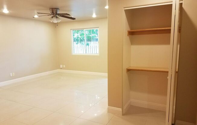 Pet Friendly, Ground Level, W/D, AC, Great Location