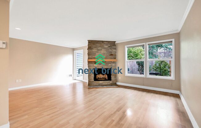 2 Bed  2.5 Bath Townhome for Rent!