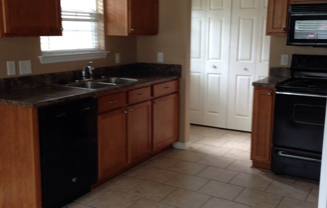 3 beds, 2 baths, $1,700