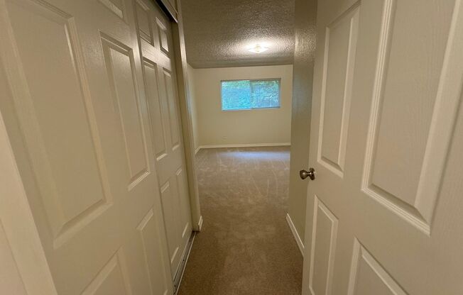 2 beds, 1 bath, 740 sqft, $1,550, Unit 110