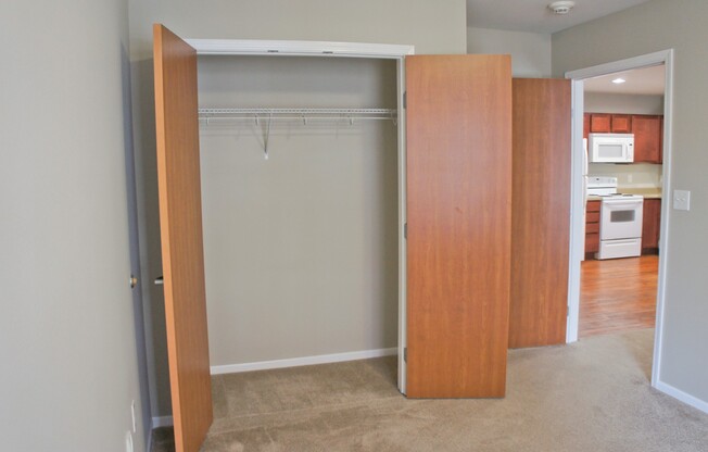 2 beds, 2 baths, 958 sqft, $1,275, Unit 203