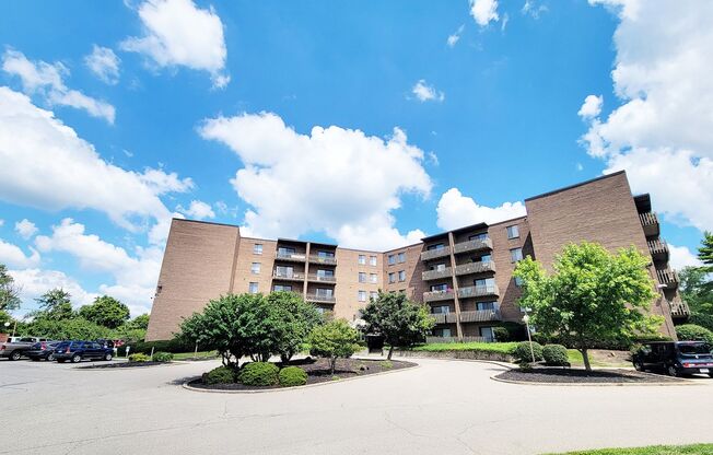 1 bed, 1 bath, 750 sqft, $1,095, Unit 1600-401