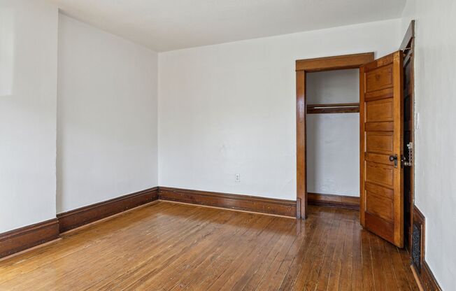 4 beds, 1 bath, 1,633 sqft, $2,495, Unit 1017 W. 14th Ave.