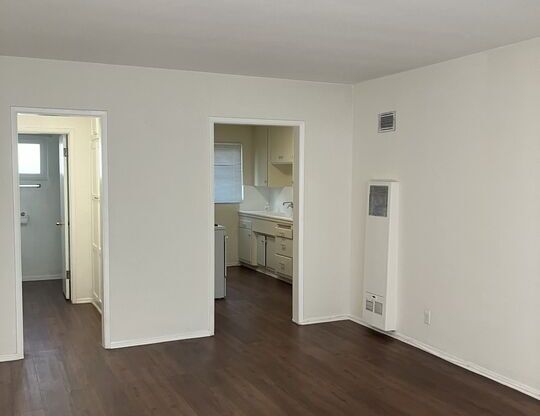 Studio, 1 bath, 452 sqft, $1,695, Unit 10