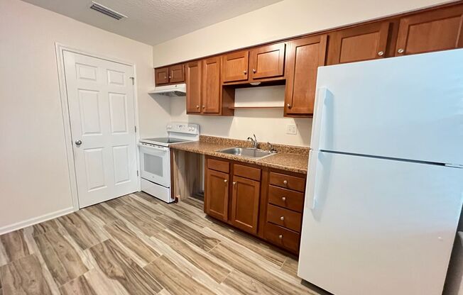 1 bed, 1 bath, $999, Unit Apt 3