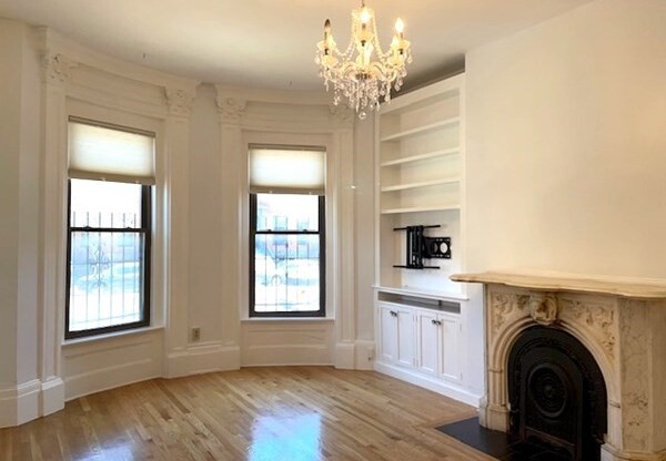 683 MASSACHUSETTS AVE