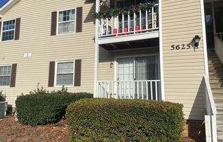 2 Bedroomn 1 Bathroom Condo in Greensboro!