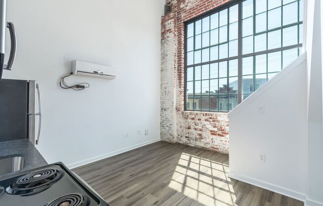 2 beds, 2 baths, 824 sqft, $1,745, Unit 19