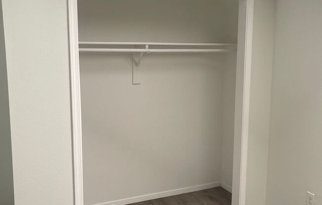 2 beds, 1 bath, 700 sqft, $1,350, Unit 201