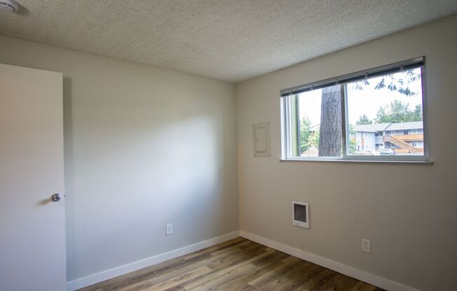 2 beds, 1 bath, $1,425, Unit 3932