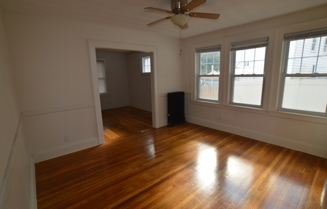 2 beds, 1 bath, 1,100 sqft, $2,500, Unit 23