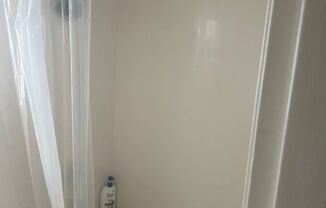 2 beds, 1 bath, $1,245, Unit 21