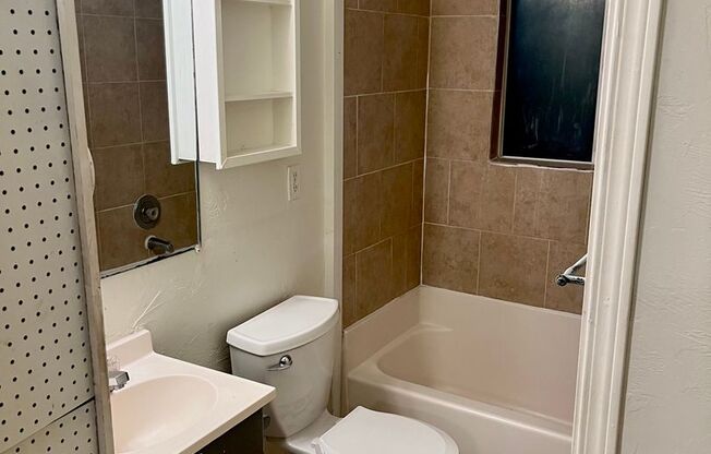 Studio, 1 bath, 350 sqft, $750, Unit Unit 455