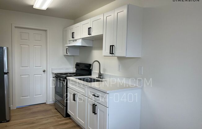 1 bed, 1 bath, 302 sqft, $975, Unit Unit 112