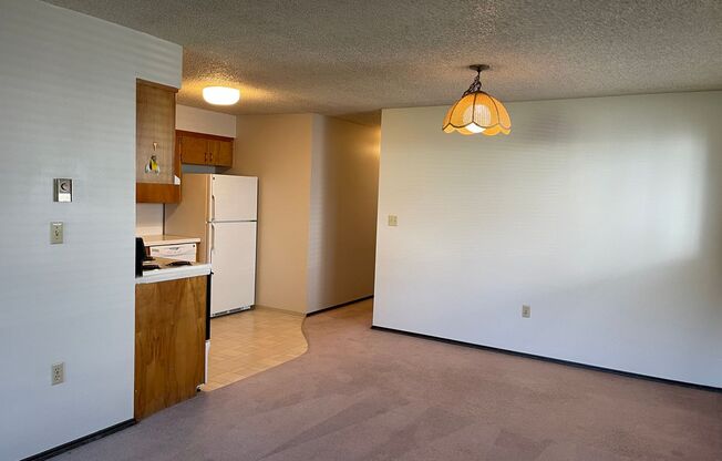 2 beds, 1 bath, 800 sqft, $1,095, Unit #3