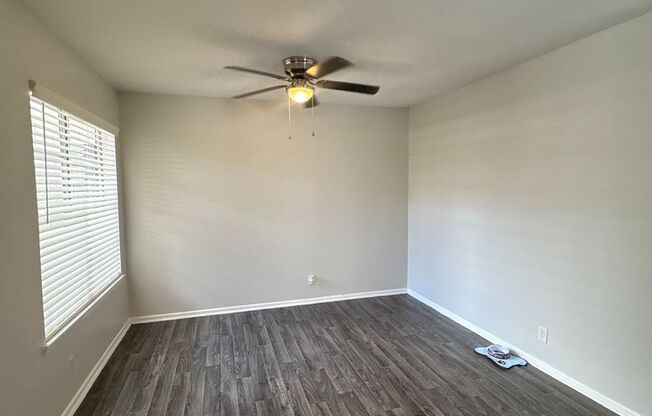 2 beds, 2 baths, 931 sqft, $1,450, Unit 13-1302