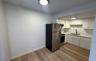 1 bed, 1 bath, $2,500, Unit 3