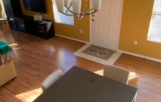 Fully Furnished Town House 3 Bedroom/2.5 Bathroom in Winter Park