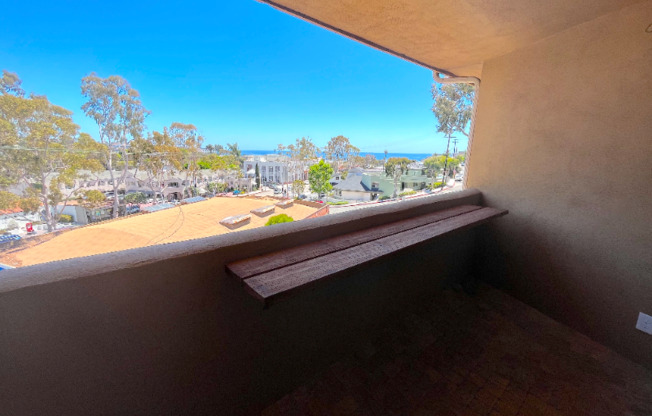 2 beds, 1.5 baths, 950 sqft, $4,195