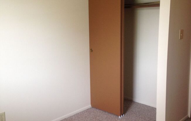 2 beds, 1 bath, 800 sqft, $1,019, Unit 8034 - 202