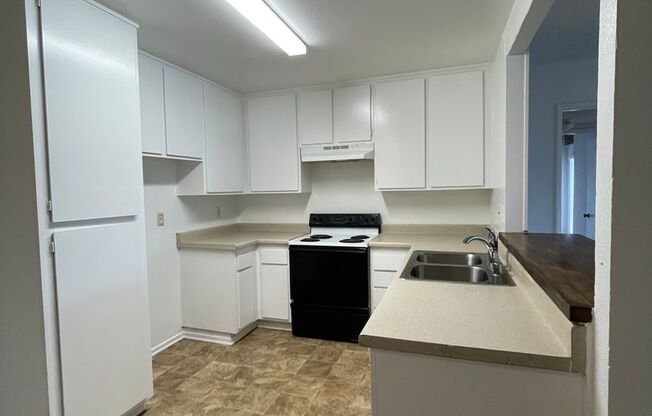 2 beds, 1 bath, $2,450, Unit # 1901