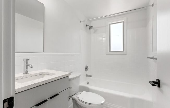 3 beds, 2 baths, 788 sqft, $3,580, Unit 6701-207