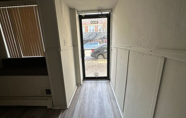 Studio, 1 bath, $1,000, Unit Store- 4202/4204