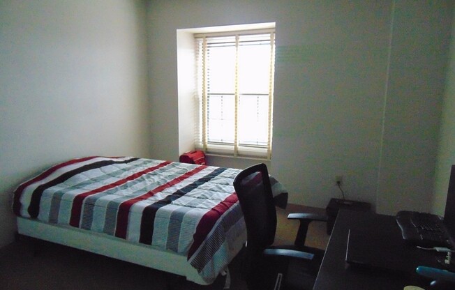 1 bed, 1 bath, 704 sqft, $2,000, Unit 430