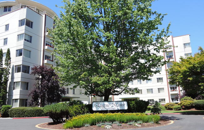 Eugene Manor Apartments *Ask about FREE RENT Specials on all vacant units!*
