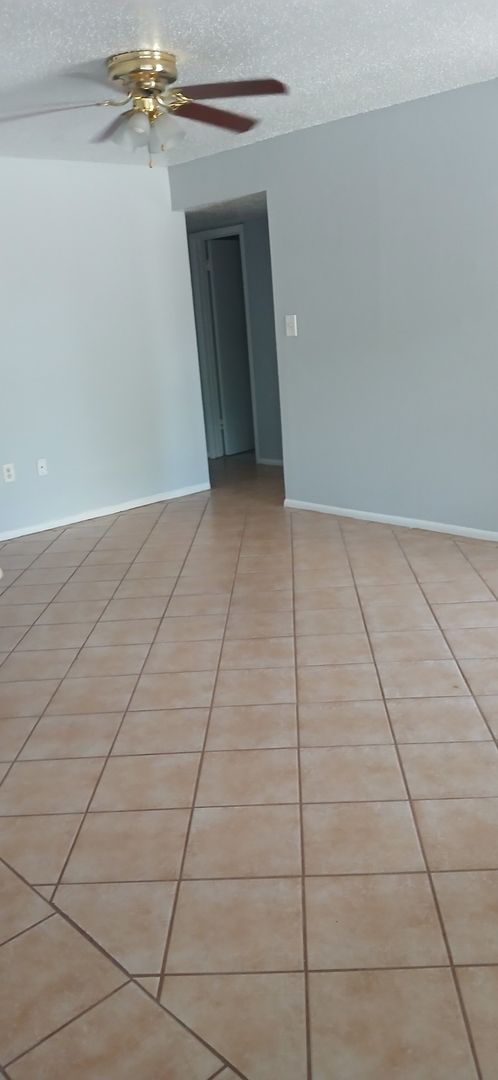 3 beds, 2 baths, 1,200 sqft, $1,700, Unit 129