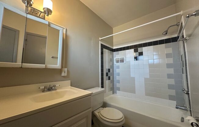 Studio, 1 bath, $835