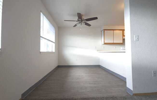 2 beds, 1 bath, 875 sqft, $1,295, Unit 127-78