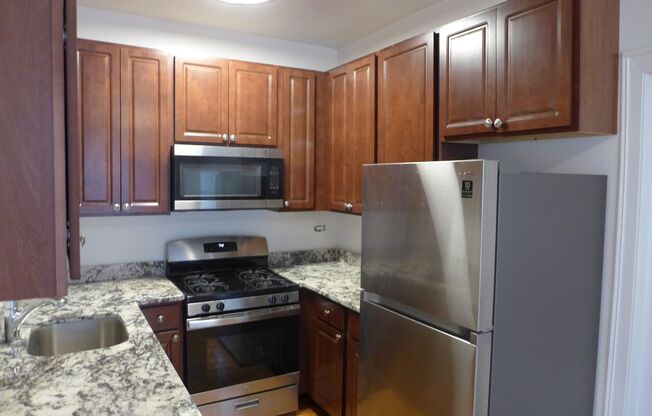 2 beds, 1 bath, 1,000 sqft, $1,850, Unit 305
