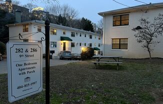 Renovated 1BR w/ in-unit Laundry - 5 Min Walk to Piedmont Park!